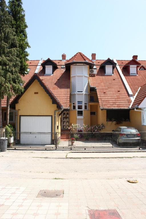 Hotel Abigel Vendeghaz Harkány Zewnętrze zdjęcie